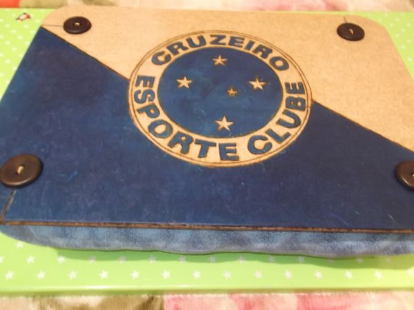 SUPORTE DE NOTEBOOK   DESENHO CRUZEIRO